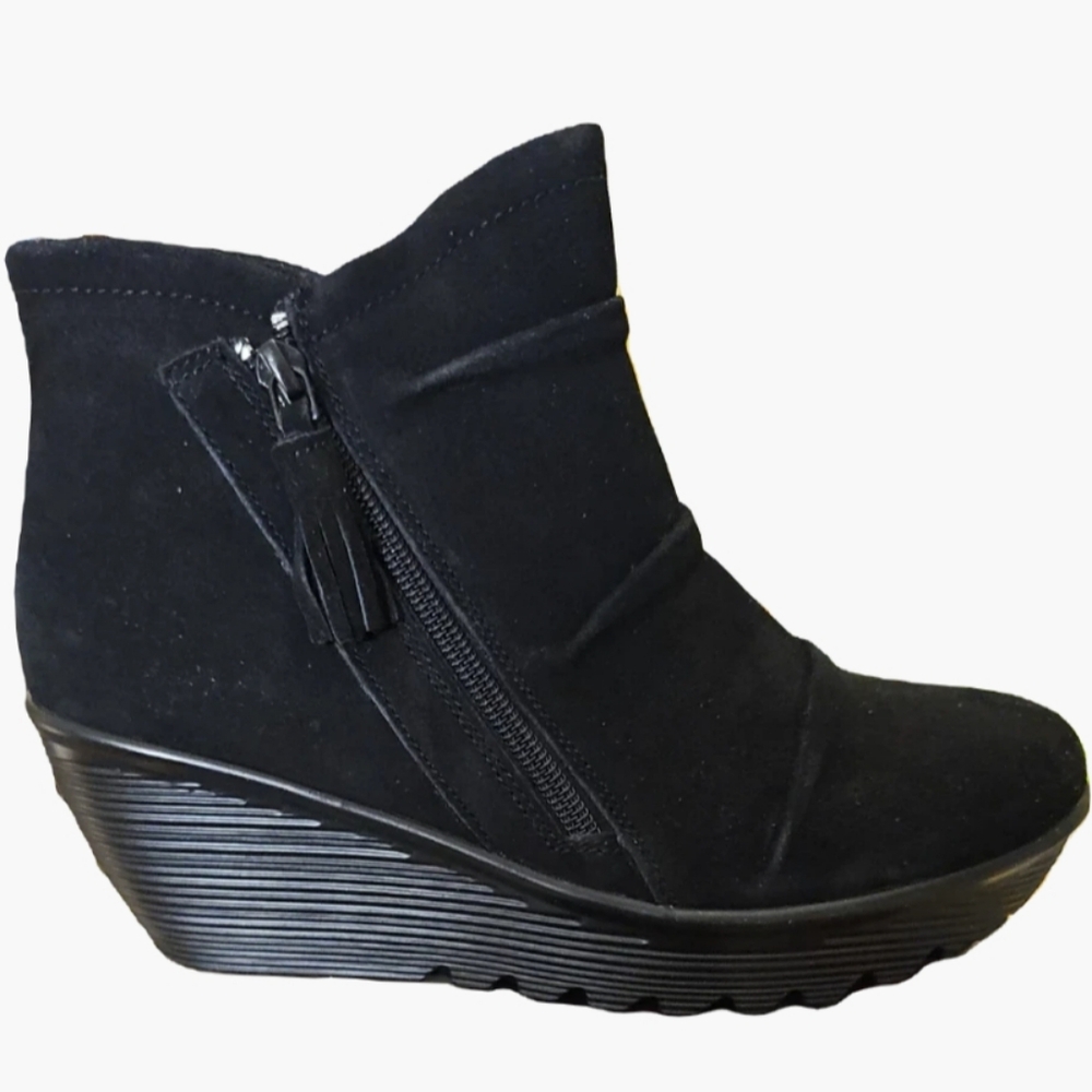 NWT Women's Black Wedge Ankle Boots